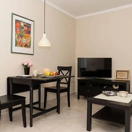 Gaura - One-bedroom With Terrace Apartment