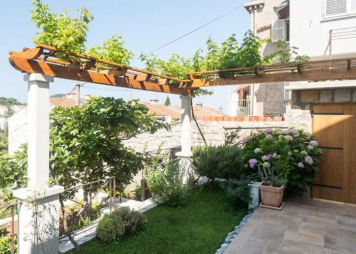 Gaura - One-bedroom With Terrace شقة دوبروفينك