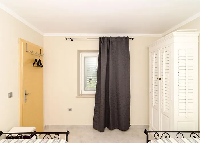 Gaura - One-bedroom With Terrace Apartament *