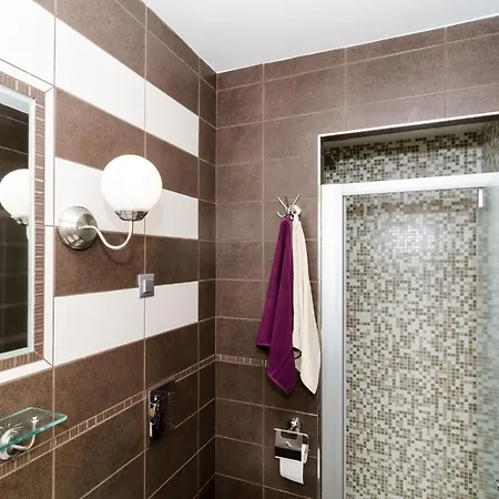 Gaura - One-bedroom With Terrace *